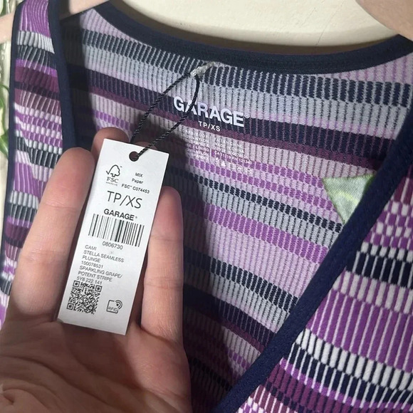 Garage V Neck Tanktop NWT - Picture 3 of 4